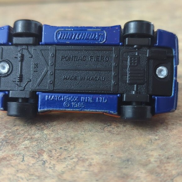 Vintage 1985 Matchbox Superfast 2 PONTIAC FIERO (white/blue)‎ Goodyear 85 - Picture 12 of 12